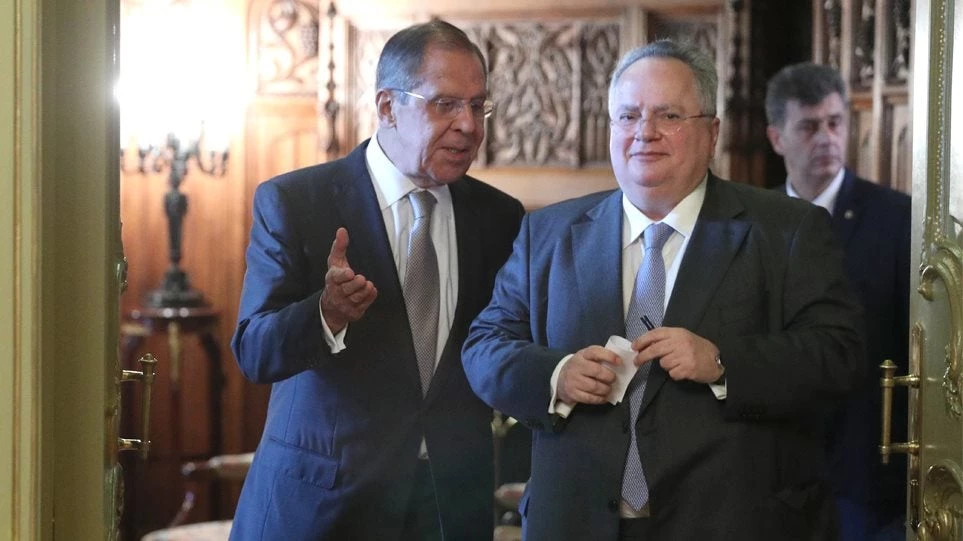 Εχθρικός συνομιλητής ο Κοτζιάς για τη Μόσχα ενώ ετοιμάζεται να ξεσπάσει πολεμική καταιγίδα στα Βαλκάνια…